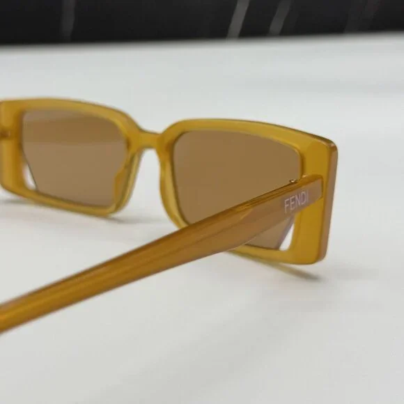 NEW FE40164I 44J FENDI SQUARE ORANGE WOMEN FENDI SUNGLASSES display picture 2